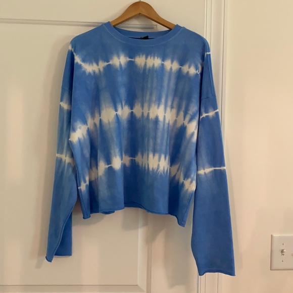 blue tie dye crop crew sweatshirt